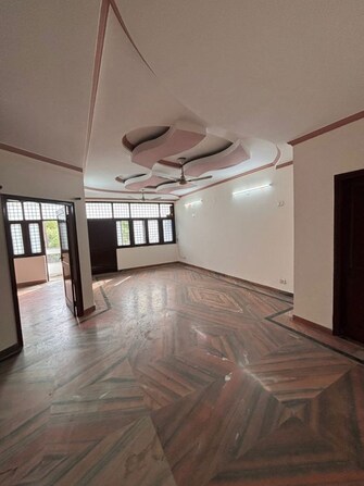 3 BHK + Pooja Room 1350 Sq.Ft. Builder Floor in RWA Apartments Sector 53