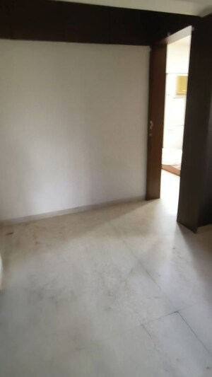 Room in 3 BHK Apartment at Amrapali CHS Andheri, Andheri East – for Rent