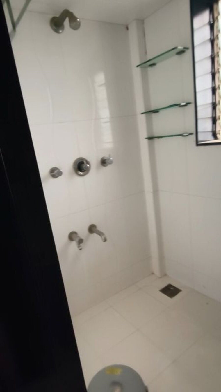 Bathroom, amrapali-chs-andheri 3 Bedroom 1000 Sq.Ft. Apartment In Andheri East Mumbai 10446367