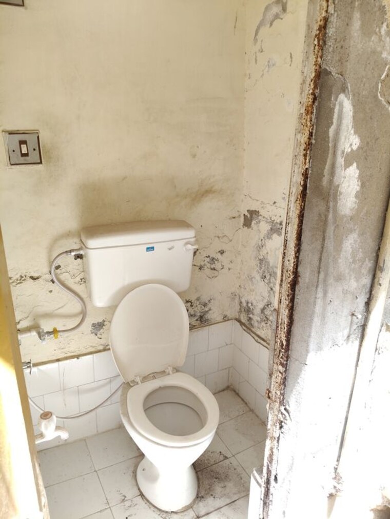 Bathroom, ellisbridge 1 Bedroom 100 Sq.Ft. Independent House In Ellisbridge Ahmedabad 10445716