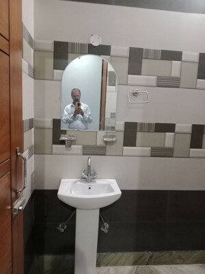 Bathroom in 2.5 BHK Builder Floor at Sector 18 – for Rent
