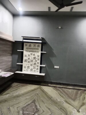 Furnished Amenities in 2.5 BHK Builder Floor at Sector 18 – for Rent