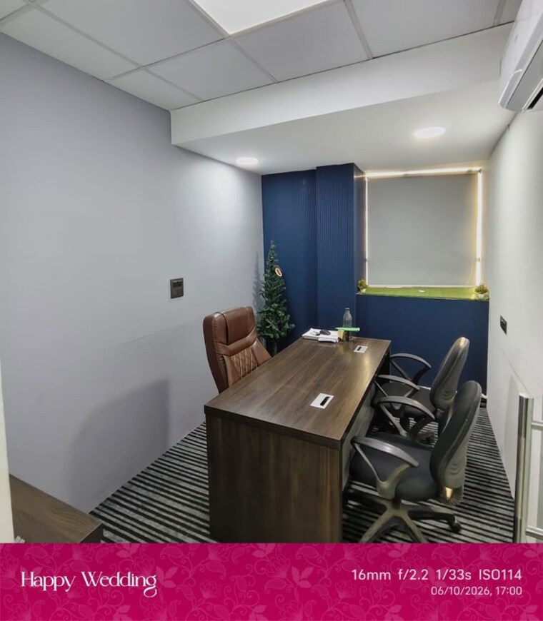 Living Room, sector 63 Commercial Office Space 1500 Sq.Ft. In Sector 63 Noida 10446386