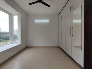 Room in  Apartment at Bhartiya Nikoo Homes Phase 2, Thanisandra Main Road – for Rent