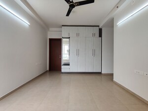 Room in  Apartment at Bhartiya Nikoo Homes Phase 2, Thanisandra Main Road – for Rent