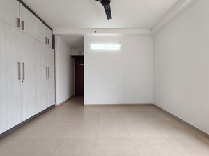 Room in  Apartment at Bhartiya Nikoo Homes Phase 2, Thanisandra Main Road – for Rent