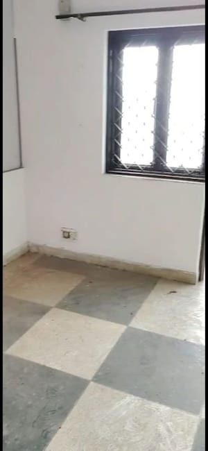 Room in 1 BHK Builder Floor at Sector 1 – for Rent