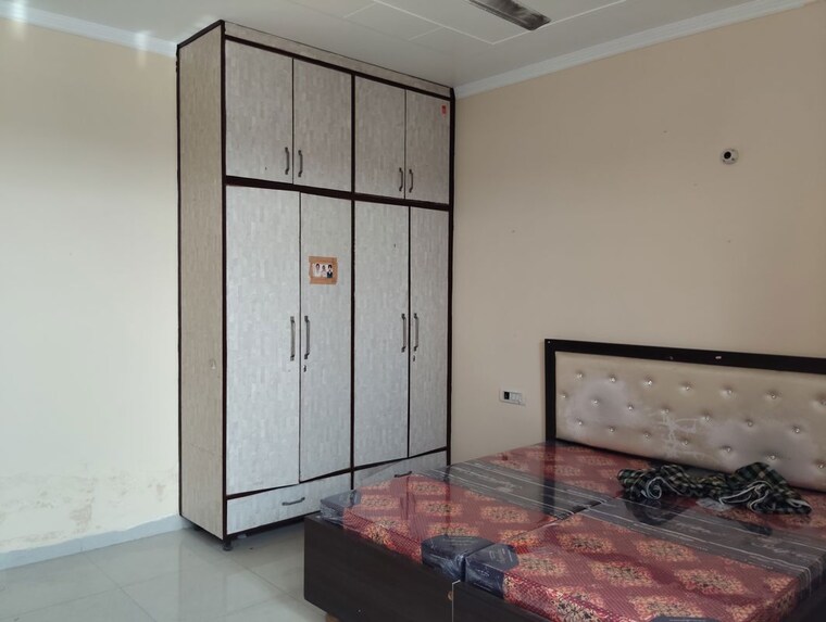 Room, bhago majra road 1 RK 600 Sq.Ft. Builder Floor In Bhago Majra Road Kharar 10446396