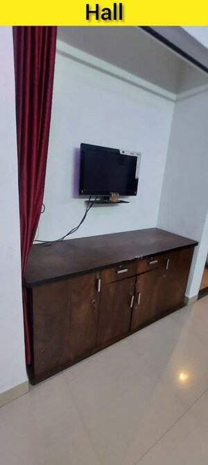 Furnished Amenities in 1 BHK Builder Floor at Kamgar Putala Vasahat – for Rent
