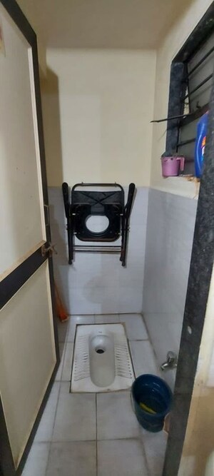Bathroom in 1 BHK Builder Floor at Kamgar Putala Vasahat – for Rent