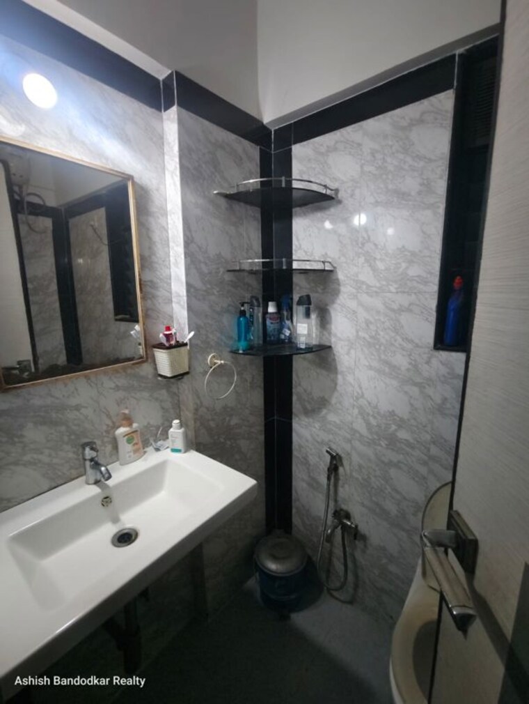 Bathroom, atul-blue-meadows 3 Bedroom 1025 Sq.Ft. Apartment In Andheri East Mumbai 10446405