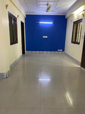 Room in Studio Builder Floor at Sector 48 – for Rent