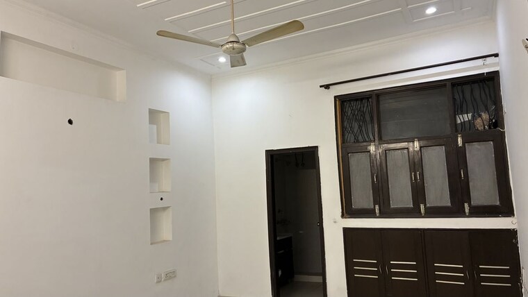 undefined, sector 39 6 Bedroom 450 Sq.Mt. Independent House In Sector 39 Noida 10446463