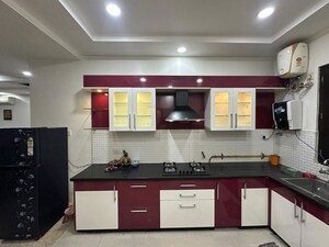 Kitchen in 3 BHK Builder Floor at Gomti Nagar – for Rent