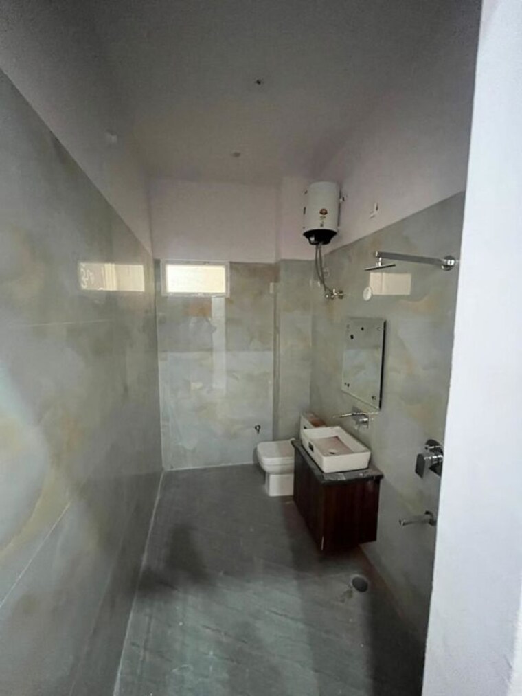 Bathroom, laxman chowk 3 Bedroom 1750 Sq.Ft. Independent House In Laxman Chowk Dehradun 10446506