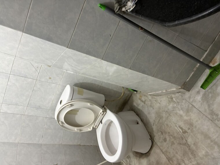 Bathroom, sector 41 6 Bedroom 180 Sq.Mt. Independent House In Sector 41 Noida 10446527