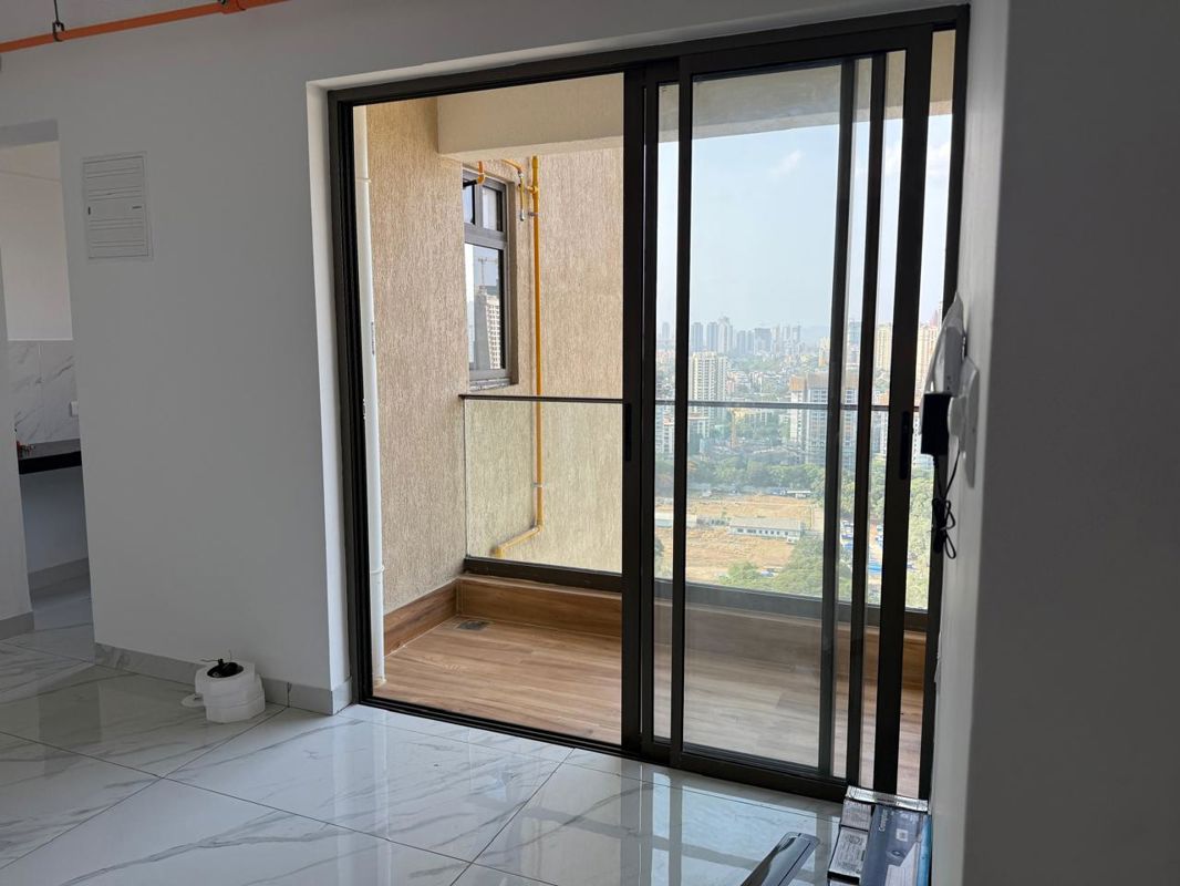 2 BHK + Extra Room 605 Sq.Ft. Apartment in Raymond Ten X Habitat