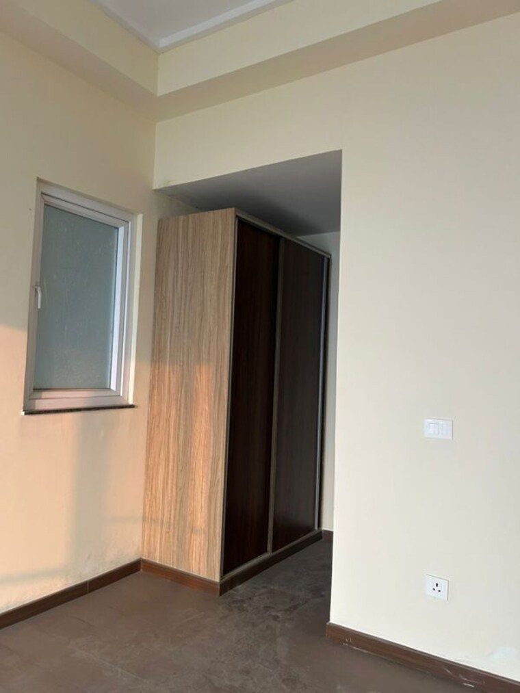 Room, sector 41 5 Bedroom 180 Sq.Mt. Independent House In Sector 41 Noida 10446591