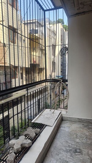 Balcony in 2 BHK Builder Floor at Green Park – for Rent
