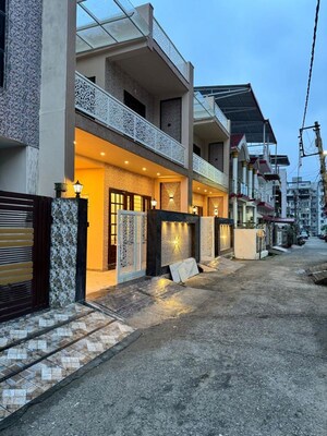 4 BHK Independent House – Exterior View View at Laxman Chowk - for Sale