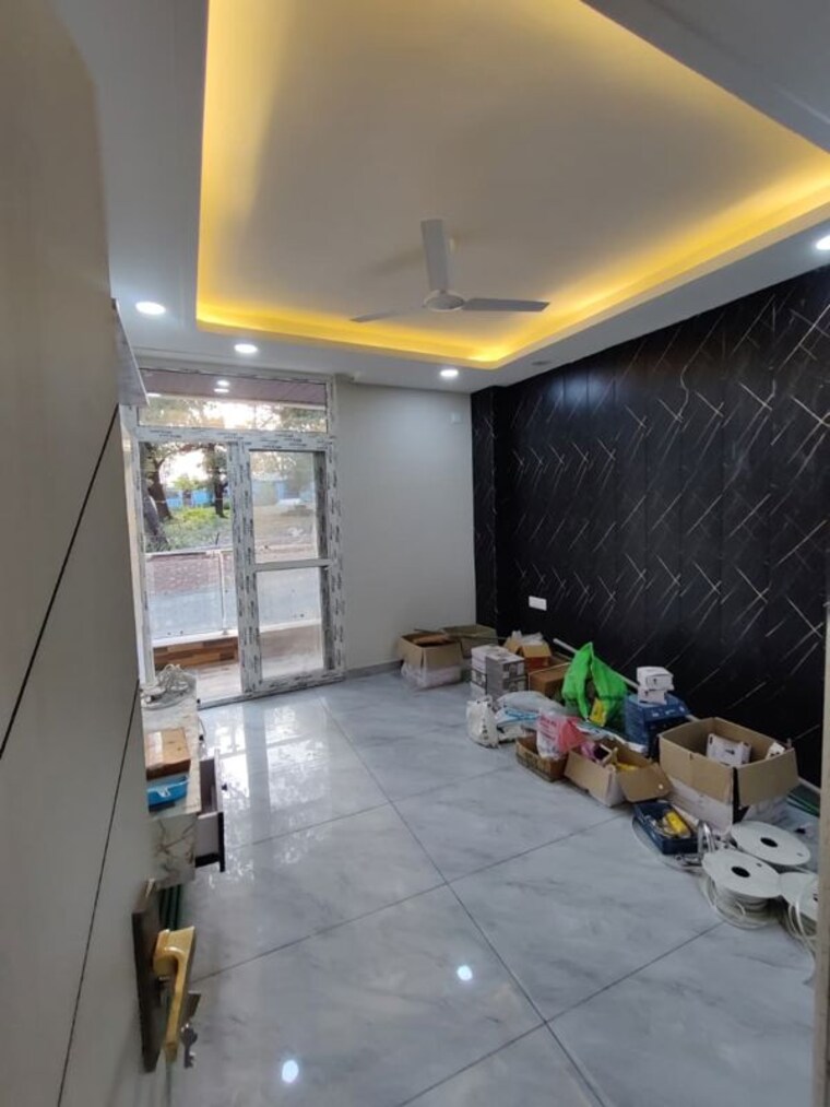  Parking, laxman chowk 4 Bedroom 118 Sq.Yd. Independent House In Laxman Chowk Dehradun 10446602