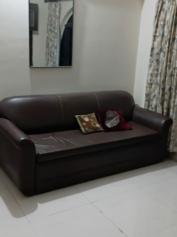 2 BHK 650 Sq.Ft. Apartment in Crystal Palace CHS