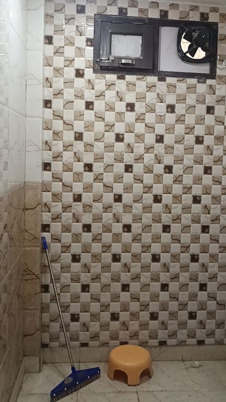 Bathroom, rohini sector 11 2 Bedroom 480 Sq.Ft. Builder Floor In Rohini Sector 11 Delhi 10446617