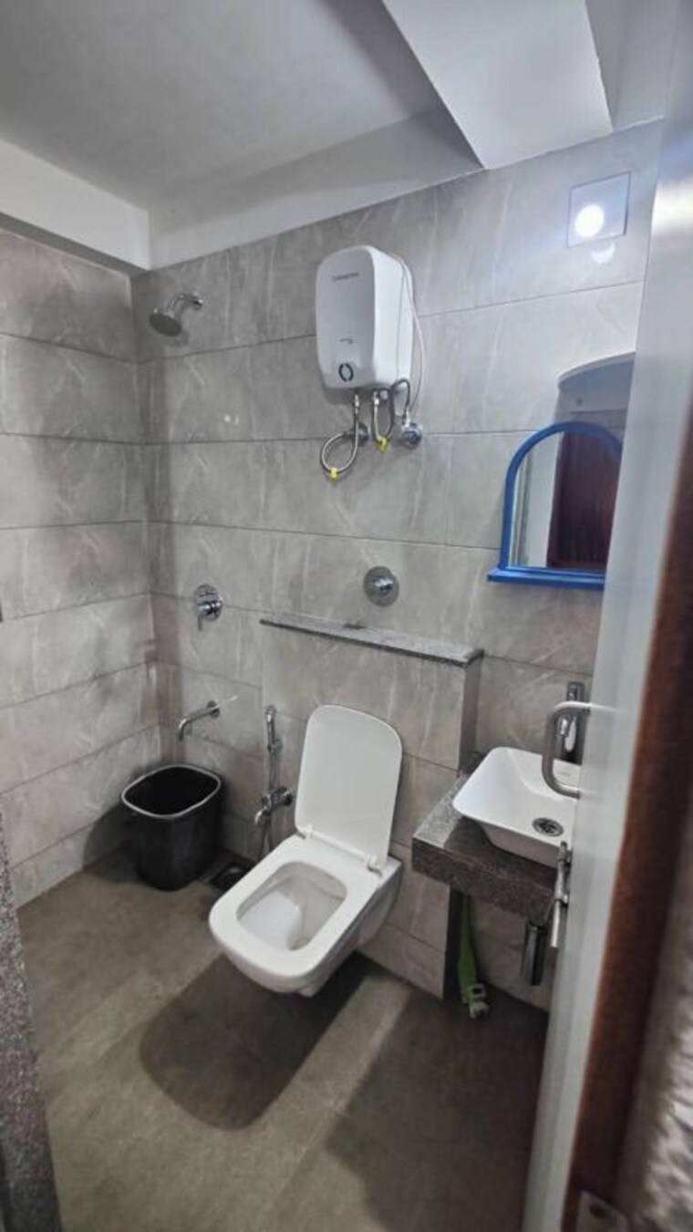 Bathroom, goyal-orchid-blues 2 Bedroom 1069 Sq.Ft. Apartment In Shela Ahmedabad 10446622