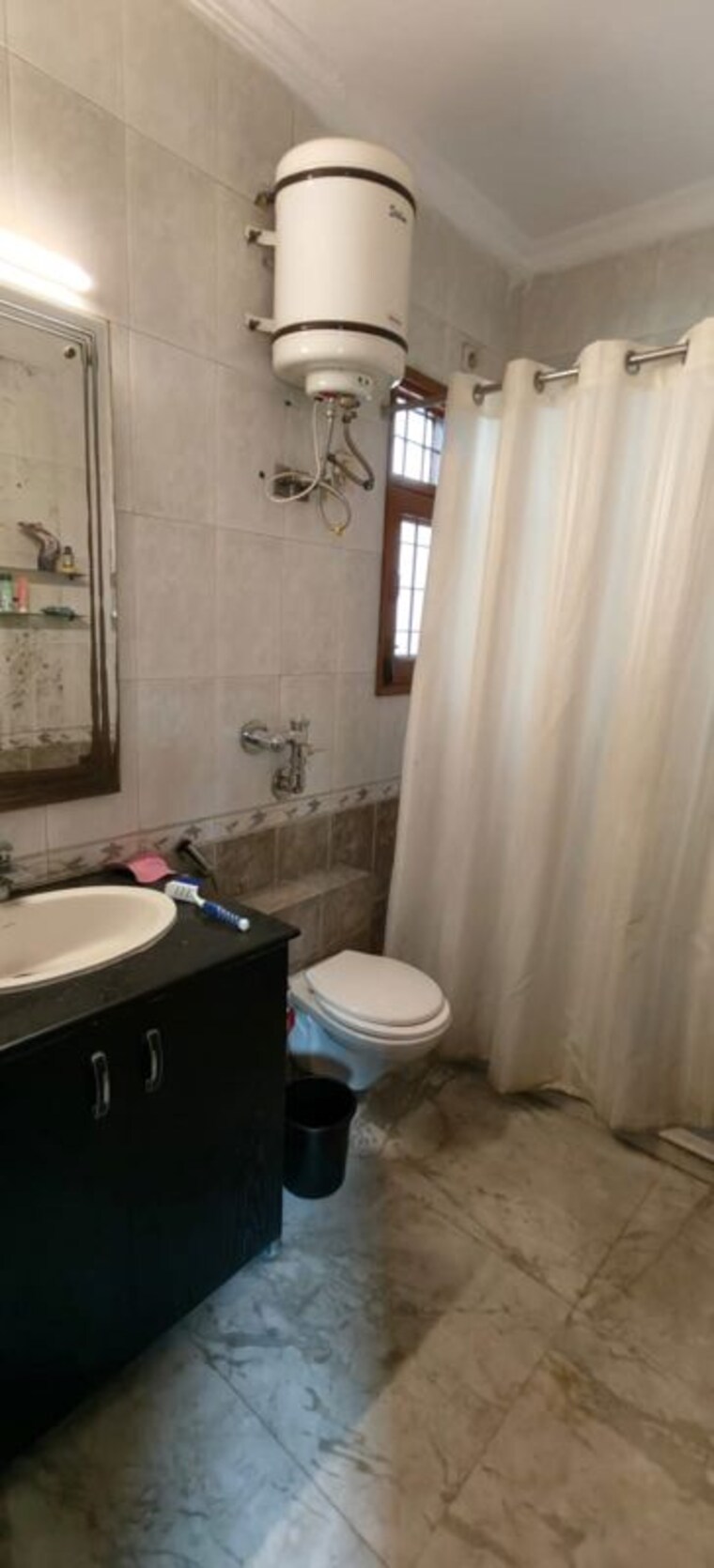 Bathroom, malviya nagar 3 Bedroom 1800 Sq.Ft. Builder Floor In Malviya Nagar Delhi 10446635