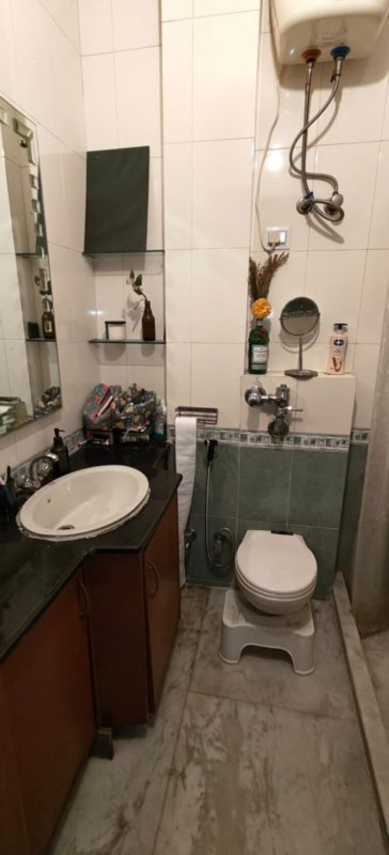 Bathroom, malviya nagar 3 Bedroom 1800 Sq.Ft. Builder Floor In Malviya Nagar Delhi 10446635