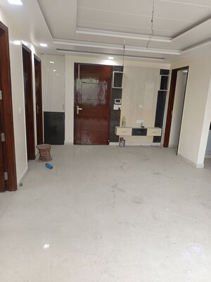 Room in 4 BHK Builder Floor at Rohini Sector 11 – for Sale