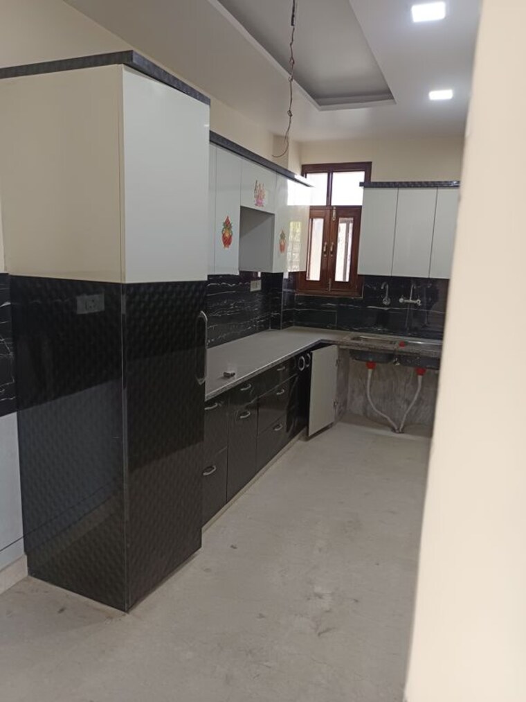 Kitchen, rohini sector 11 4 Bedroom 1500 Sq.Ft. Builder Floor In Rohini Sector 11 Delhi 10446633