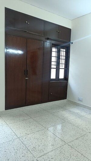 Room in 2 BHK Builder Floor at Saket – for Rent
