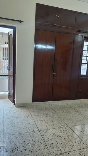Room in 2 BHK Builder Floor at Saket – for Rent