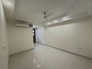 Room in 3 BHK Apartment at Bestech Park View Spa Next, Sector 67 – for Sale