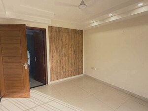 Room in 3 BHK Apartment at Bestech Park View Spa Next, Sector 67 – for Sale
