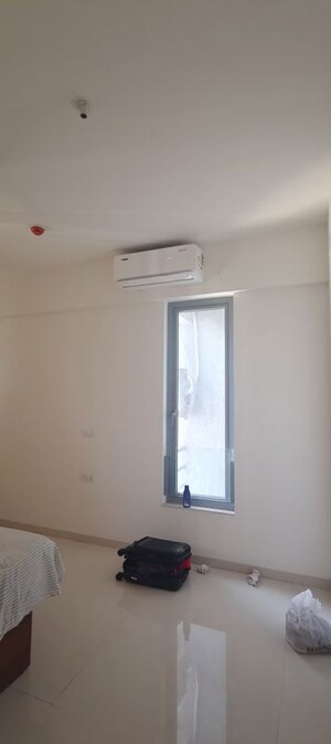 Room in 3 BHK Apartment at Kalpataru Jade Residences, Baner – for Rent