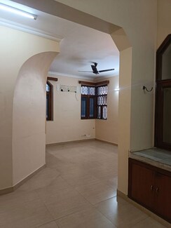 5 BHK + Servant Room,Extra Room Independent House For Sale in Sector 46