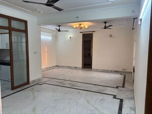 Room in 3 BHK Builder Floor at Ardee City, Sector 52 – for Rent