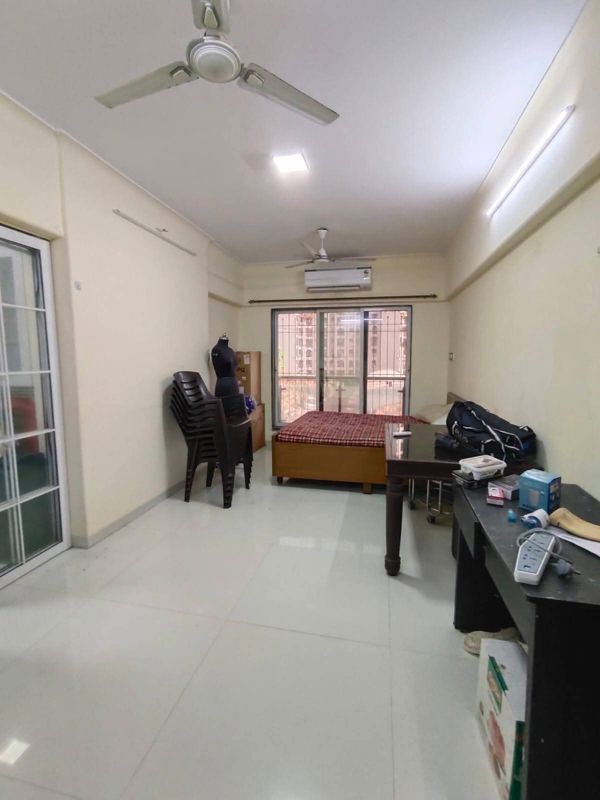2 BHK 725 Sq.Ft. Apartment in Green Park Tower