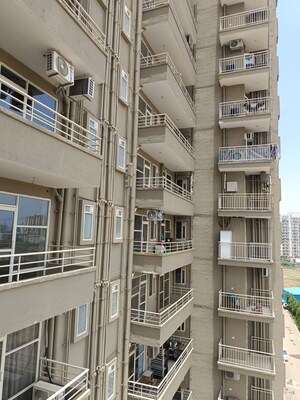 3 BHK Apartment For Rent in Pyramid Altia, Sector 70