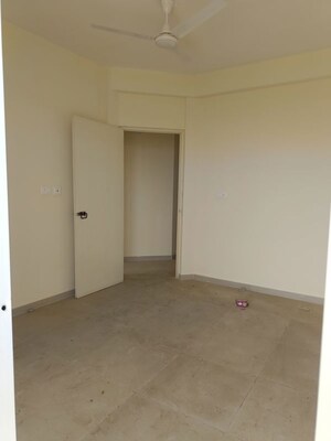 Room in 3 BHK Apartment at Pyramid Altia, Sector 70 – for Rent