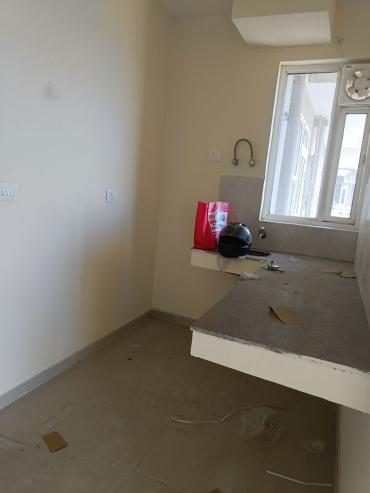 Bathroom, pyramid-altia 3 Bedroom 800 Sq.Ft. Apartment In Sector 70 Gurgaon 10446704