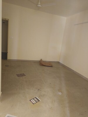 Room in 3 BHK Apartment at Pyramid Altia, Sector 70 – for Rent