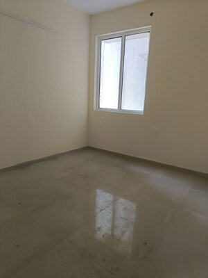 Room in 3 BHK Apartment at Pyramid Altia, Sector 70 – for Rent