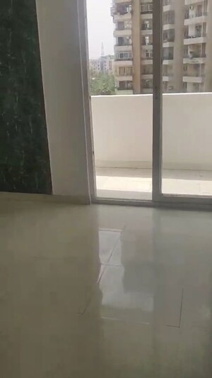 Room in 3 BHK Apartment at Wall Rock Aishwaryam, Sector 16c Greater Noida – for Sale