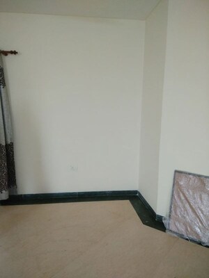 Room in 2 BHK Apartment at Bestech Park View Residency, Sector 3 – for Rent