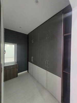 Room in 4 BHK Independent House at Laxman Chowk – for Sale