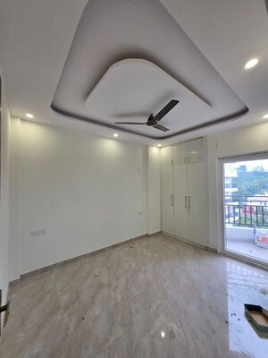 Room in 2 BHK Builder Floor at Laxman Chowk – for Sale