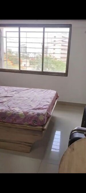 Bedroom in 2 BHK Apartment at Bansi Villa, Vile Parle West – for Rent